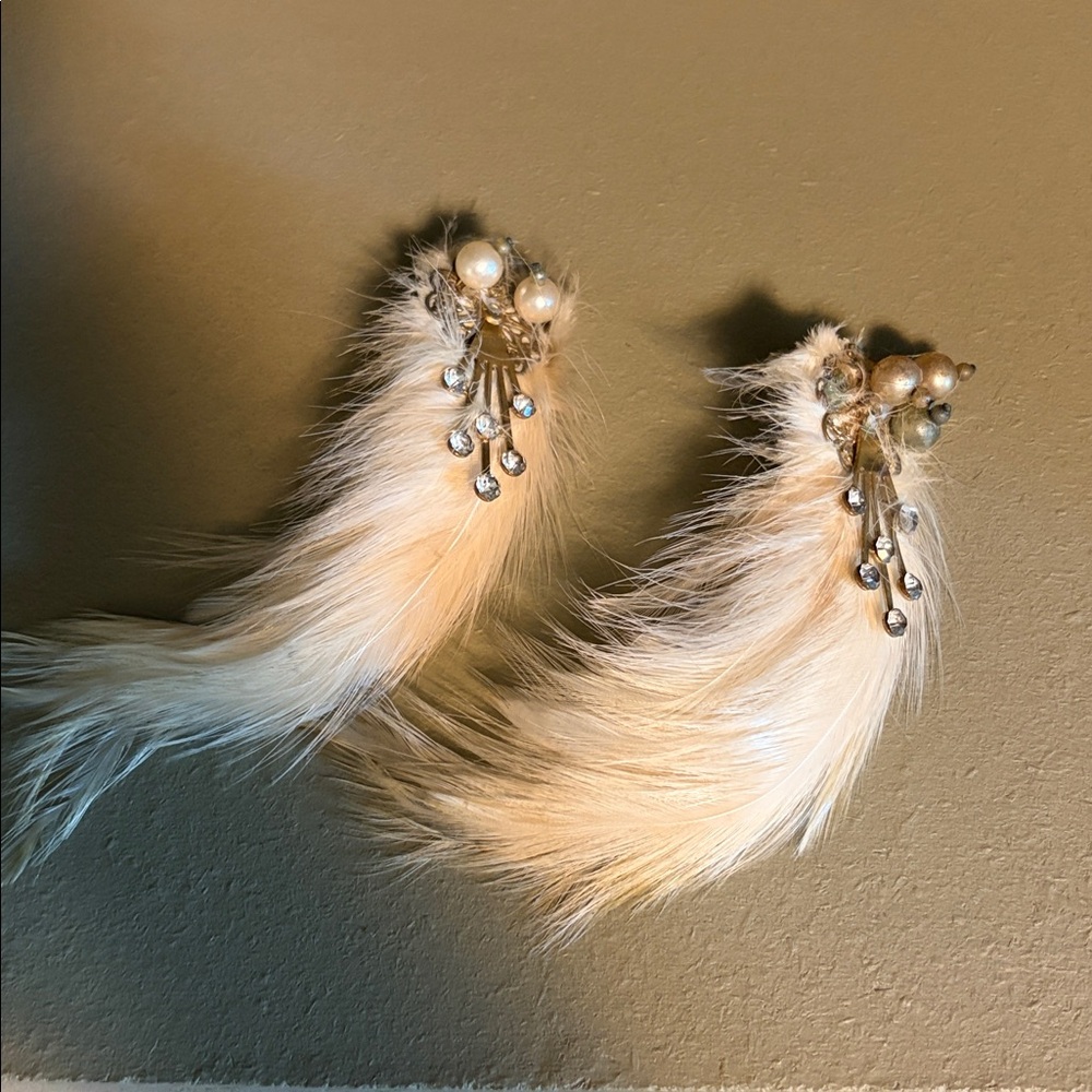 Elegant Feather and Pearl Earrings